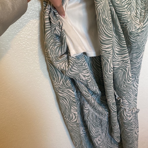 Green & white zebra spring maxi - Picture 7 of 11